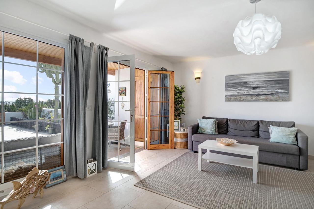 Puerto Chico T Apartment Плая Бланка Екстериор снимка